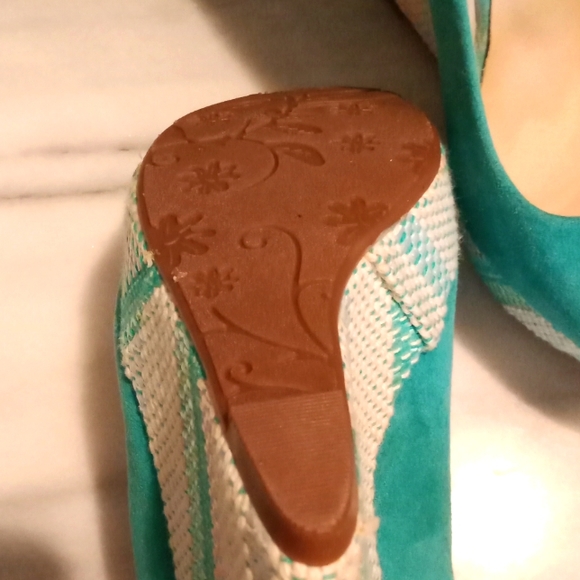 NWOT Class Wedge Heels - Picture 4 of 4